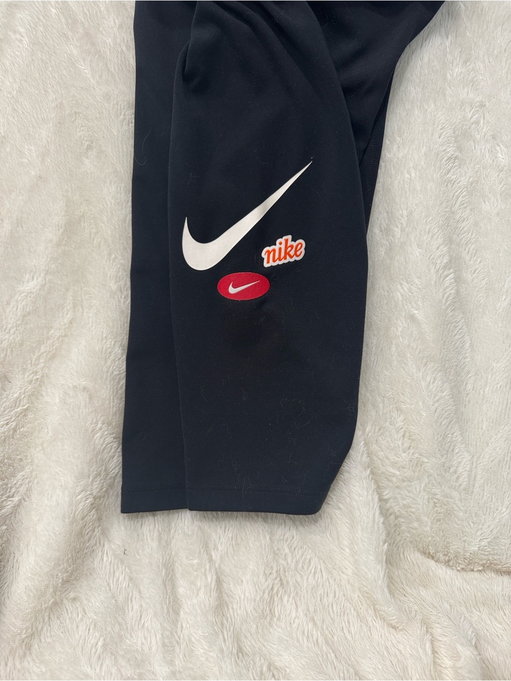 Women’s Nike DriFit Leggings - Picture 6 of 8